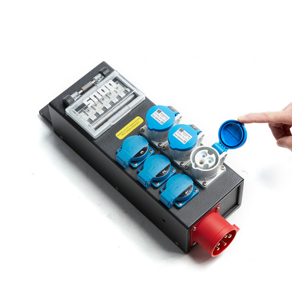 CEE Stromverteiler, 32A/400V auf 3x CEE16A/230V 3Pol und 3x Schuko